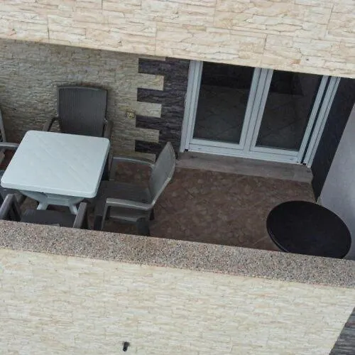 Villa Max Vir Apartment
